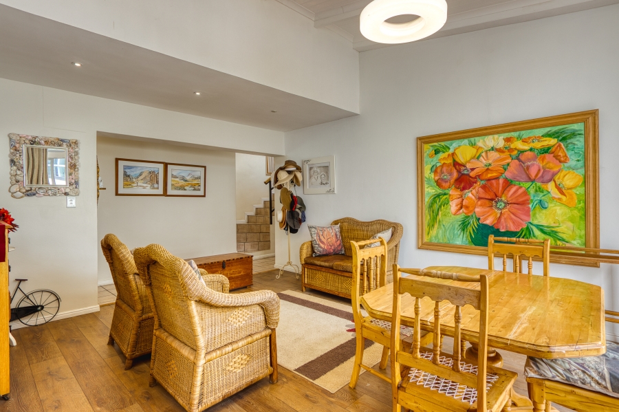 To Let 6 Bedroom Property for Rent in Greenways Golf Estate Western Cape